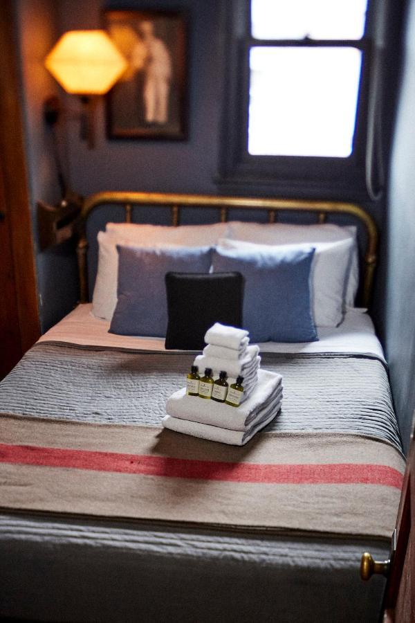 Hotel Crew'S Quarters Boarding House - Caters To Men Provincetown Exterior foto